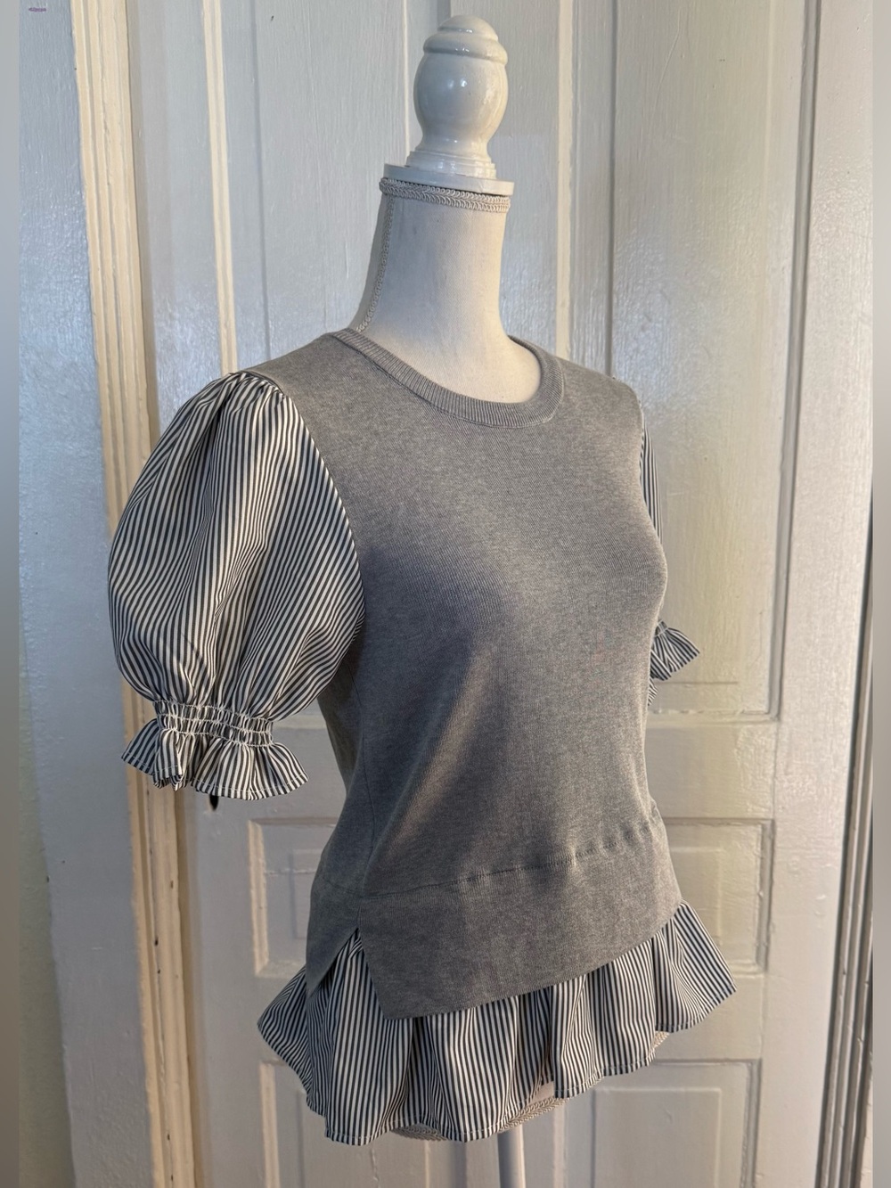 Nanette Lepore Mixed Media Twofer Sweater Puff Sleeve Peplum Top Gray Striped M - Picture 4 of 15